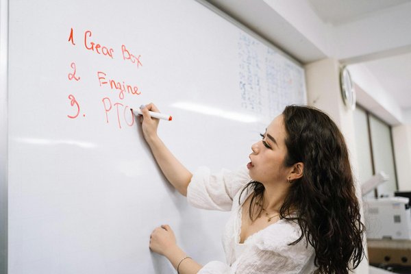 Essential Factors to Evaluate When Selecting a CRM System for Your UK Real Estate Agency